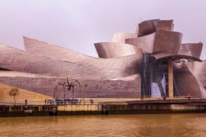 De belangrijkste bezienswaardigheden van cultuurstad Bilbao