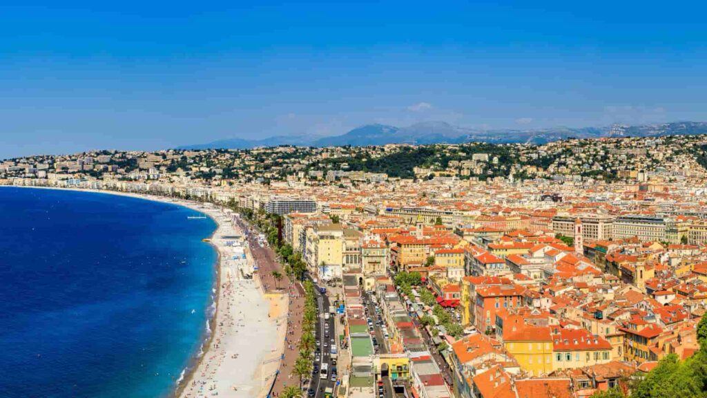 Strand en boulevard Nice Frankrijk